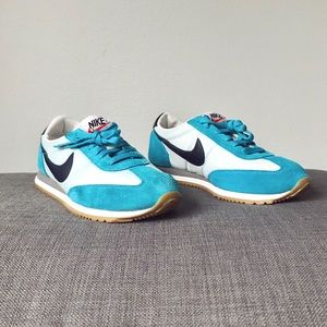 Nike Oceania Retro Sneakers
